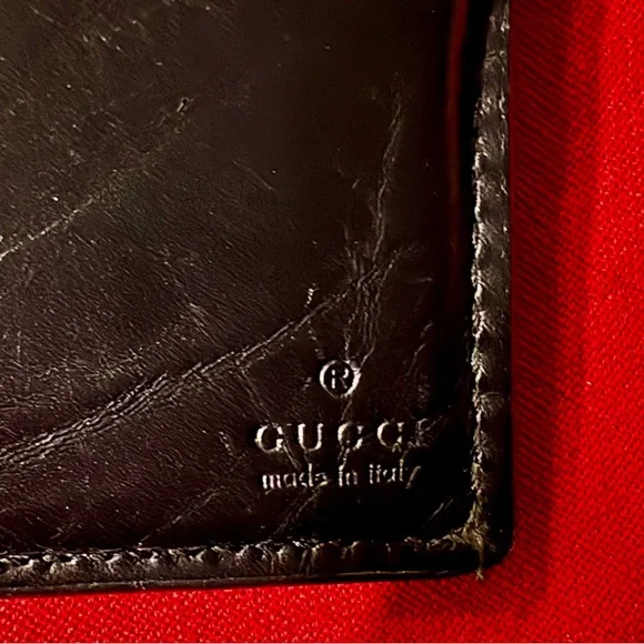 🔥Gucci (Authentic) GG Emblem bi-fold wallet - Picture 13 of 15